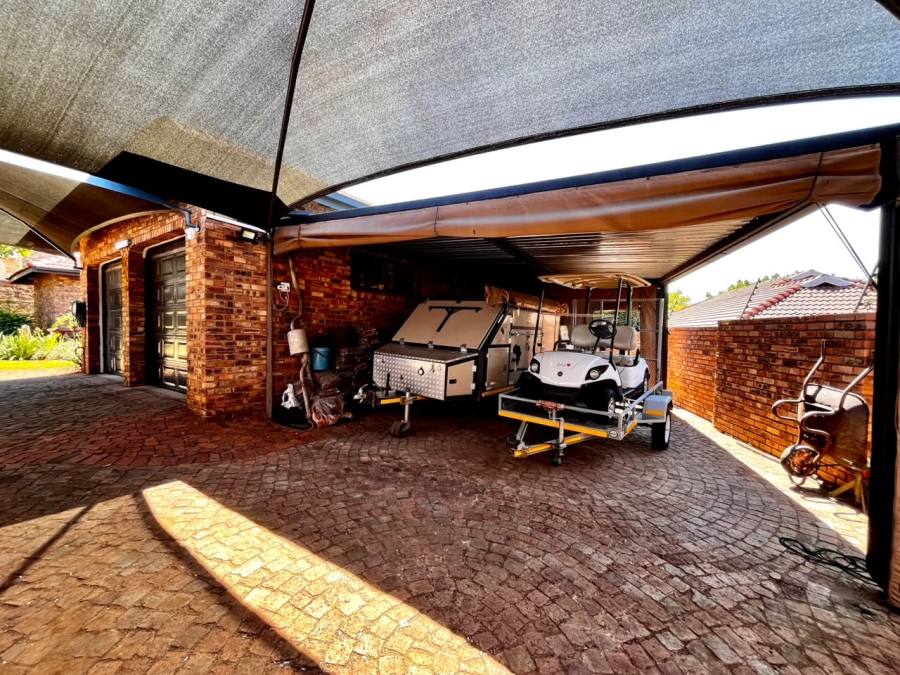 To Let 4 Bedroom Property for Rent in Cashan North West